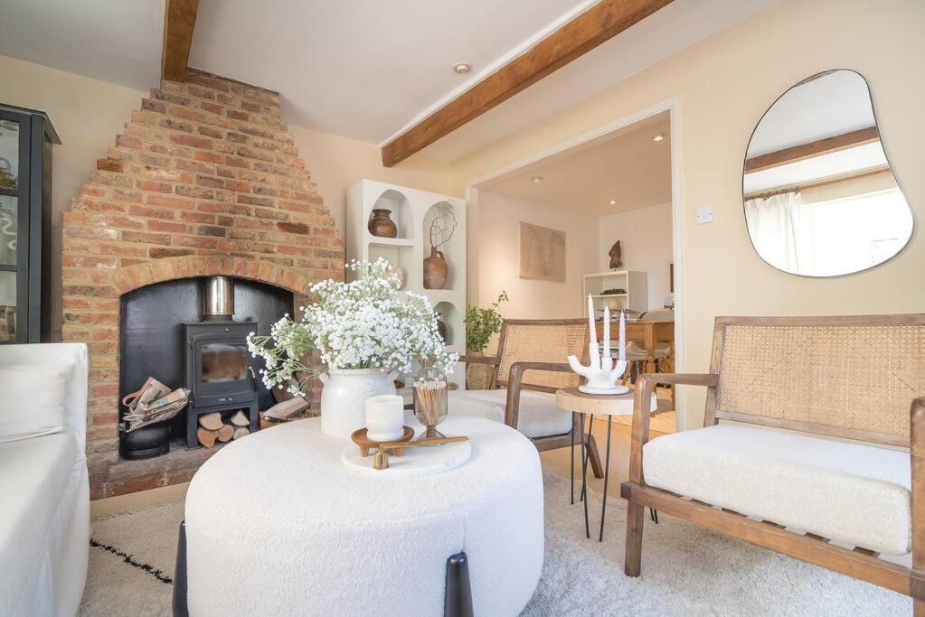 Adorable 2 Bedroom Guest House Hawkhurst Exterior photo