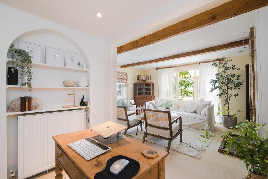 Adorable 2 Bedroom Guest House Hawkhurst Exterior photo