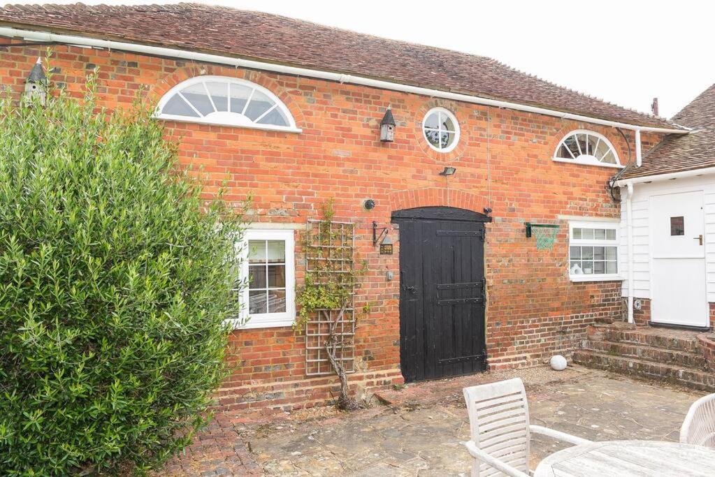 Adorable 2 Bedroom Guest House Hawkhurst Exterior photo